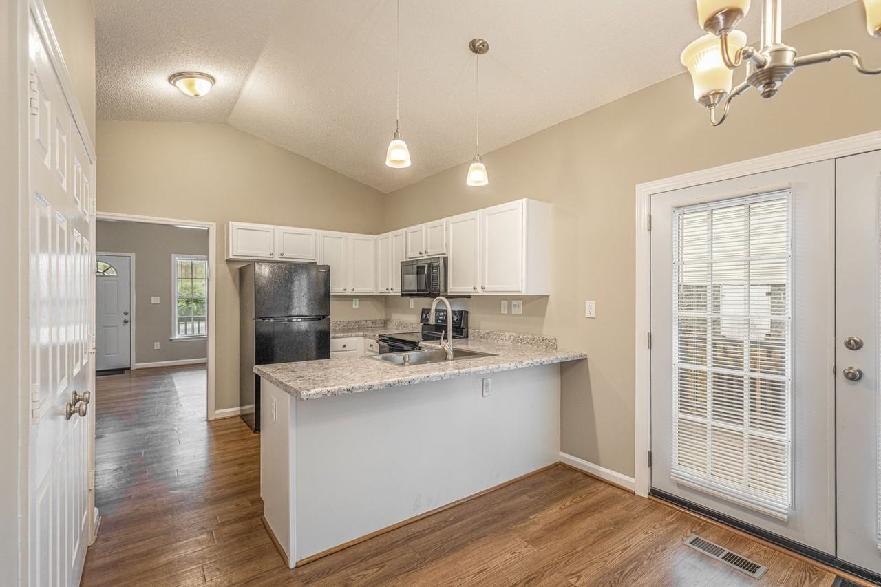 1104 Kirkman St - Photo 3 of 45