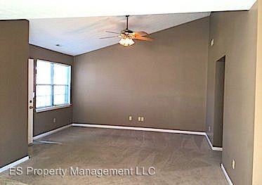 27 Medina Ln - Photo 2 of 9