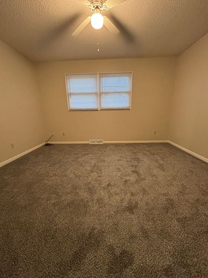 730 Olympic Dr - Photo 2 of 11