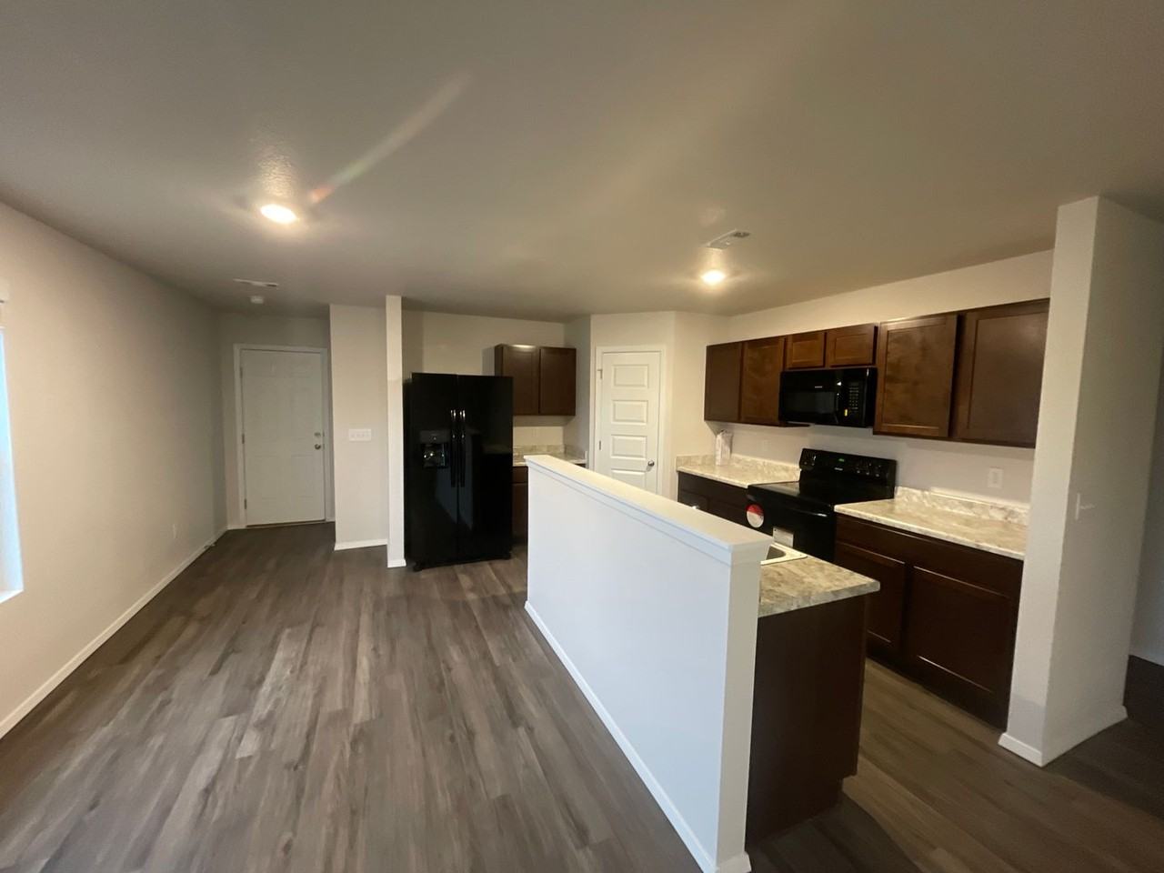 1703 Loveland St - Photo 5 of 17