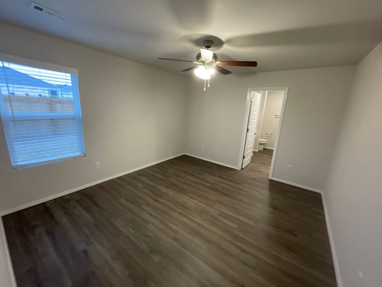 1703 Loveland St - Photo 7 of 17