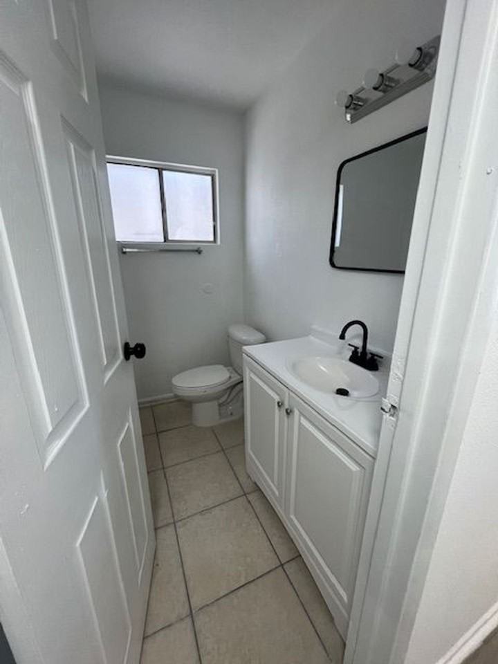 Apartments in the Heart of Las Vegas - Photo 4 of 7