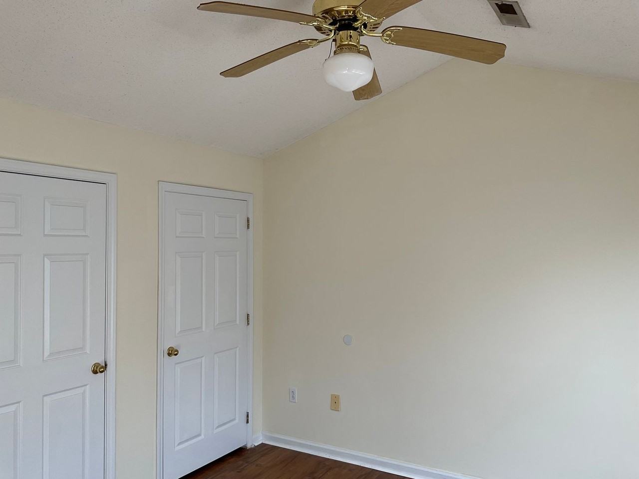 1817 Smyrna Ln - Photo 7 of 17