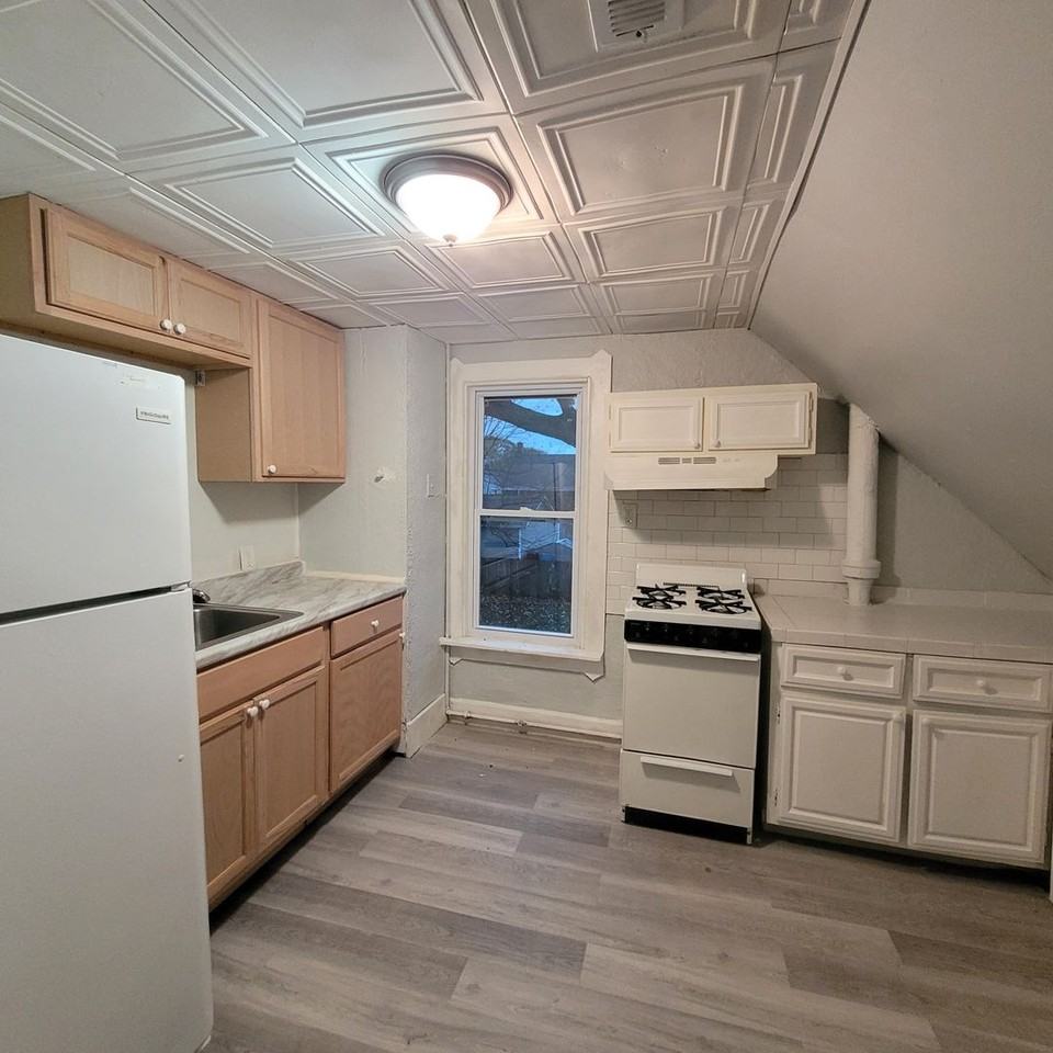 2049 W 95th St - Photo 2 of 14