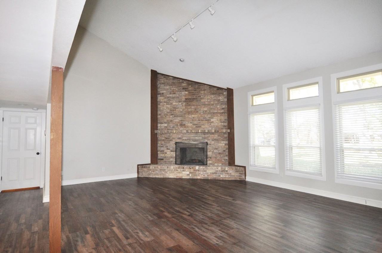 2911 Ridgewood Dr - Photo 2 of 20