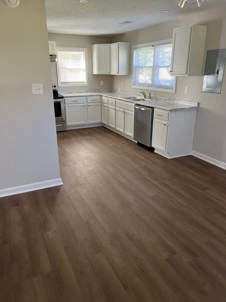 45 Smith Dr - Photo 3 of 11