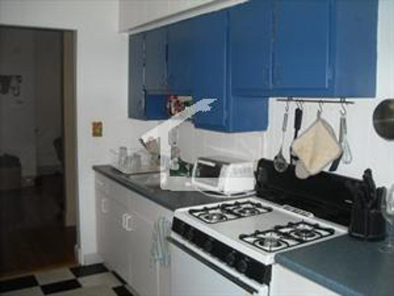 1949 Commonwealth Ave - Photo 2 of 7