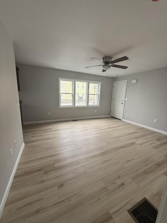 223 Davis St - Photo 5 of 7