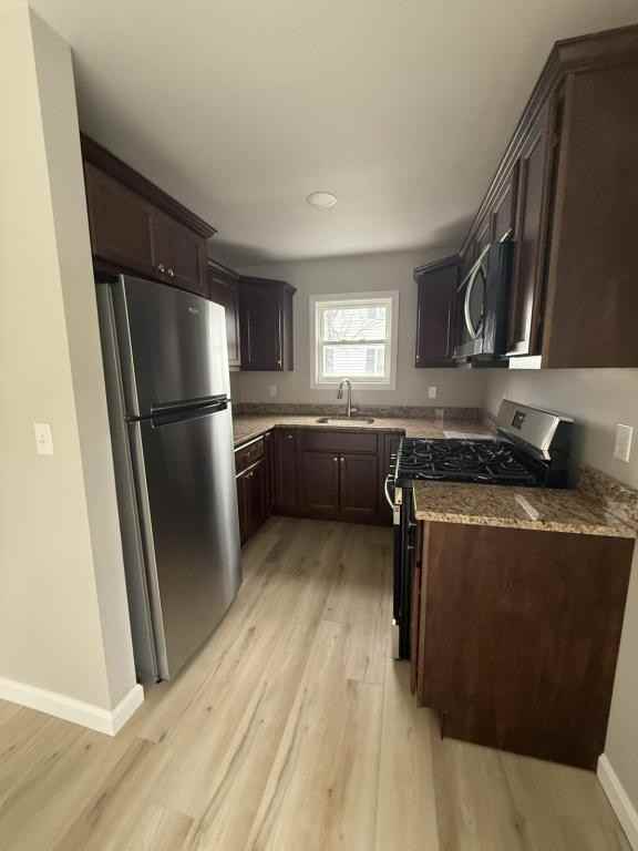 223 Davis St - Photo 6 of 7