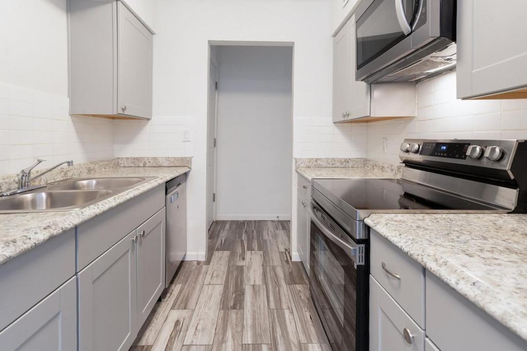 4063 Warwick Blvd #112 - Photo 6 of 16