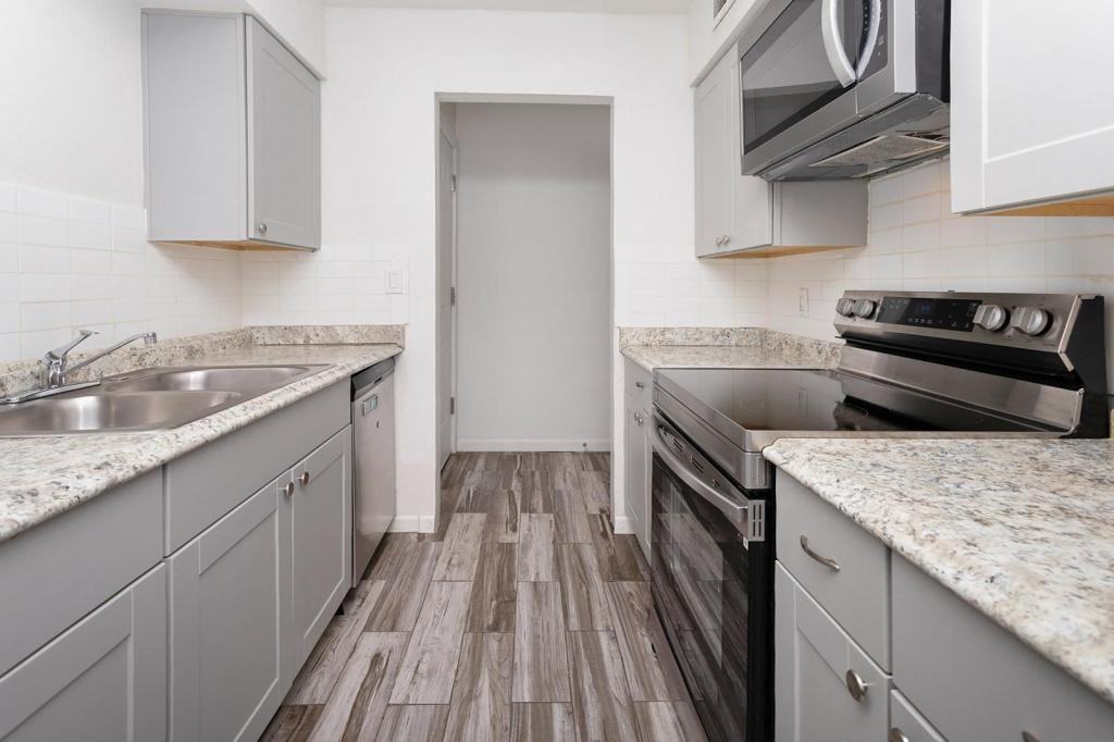 4063 Warwick Blvd #112 - Photo 7 of 16