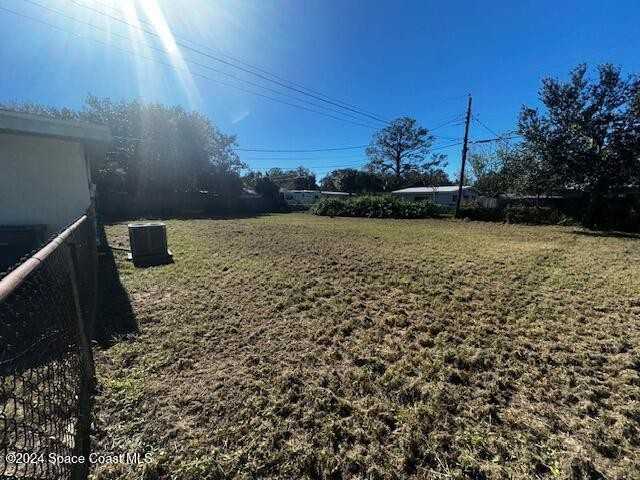 4340 Coquina Ave - Photo 3 of 17