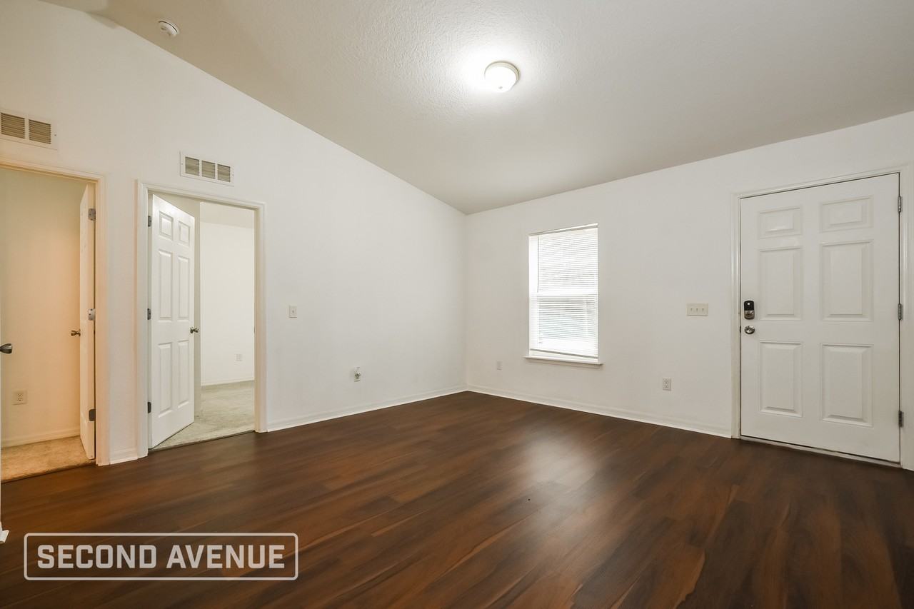 5920 Nw 65th Pl - Photo 5 of 26