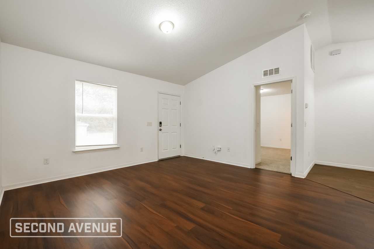 5920 Nw 65th Pl - Photo 7 of 26