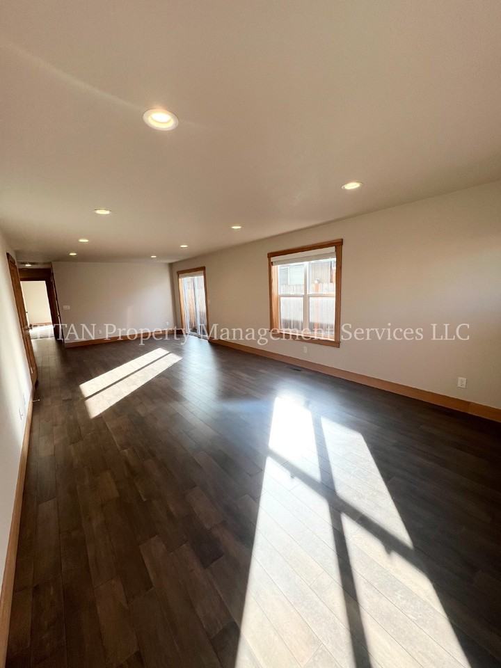 155 E Exeter St - Photo 2 of 14