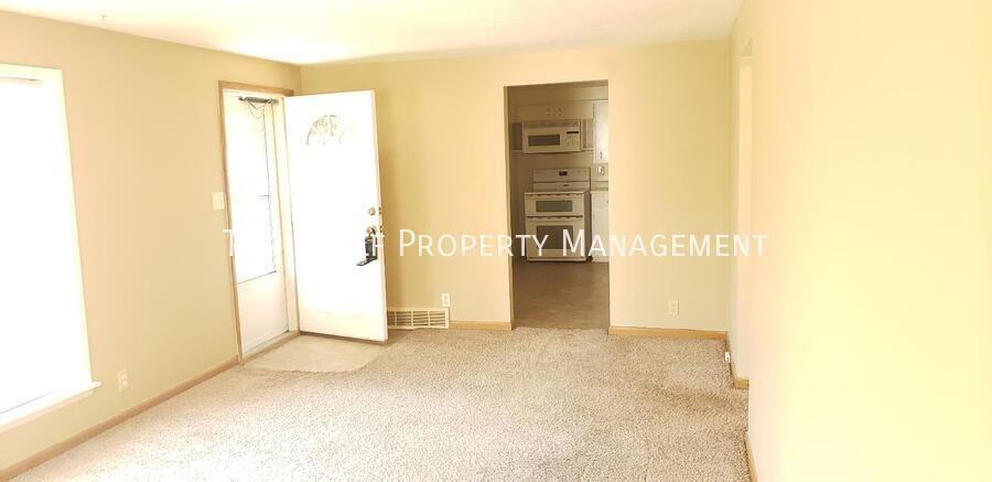 1376 72nd St - Photo 3 of 11