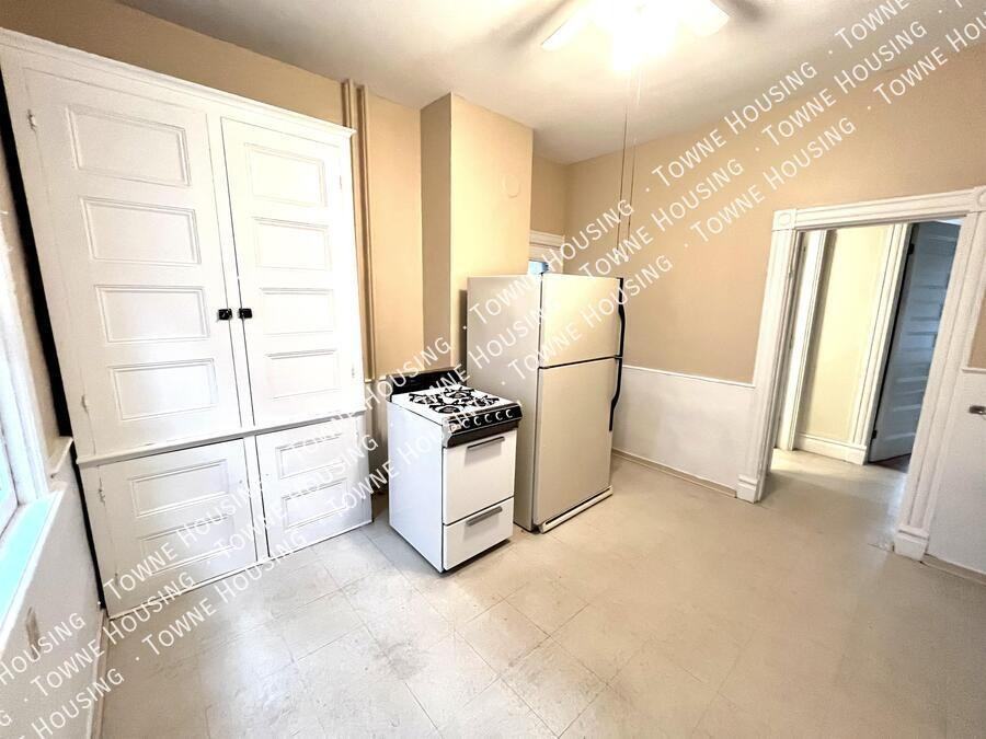 156 Pine St - Photo 3 of 13