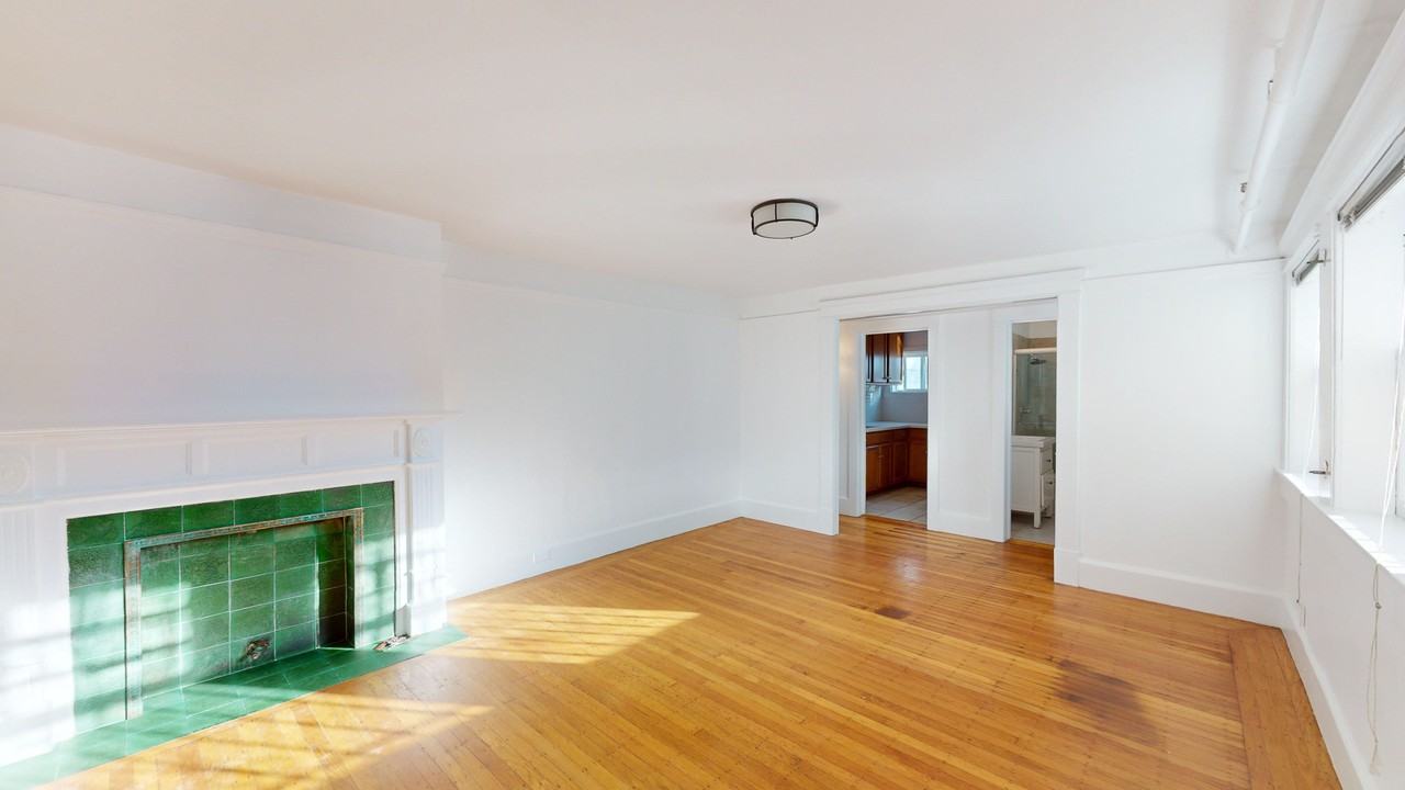 2199 California St #B - Photo 5 of 16