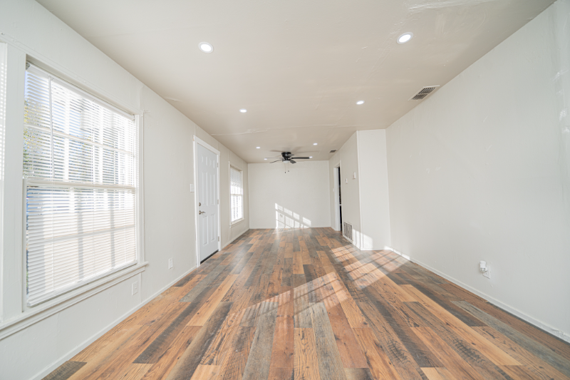 2216 S 12th St - Photo 6 of 15