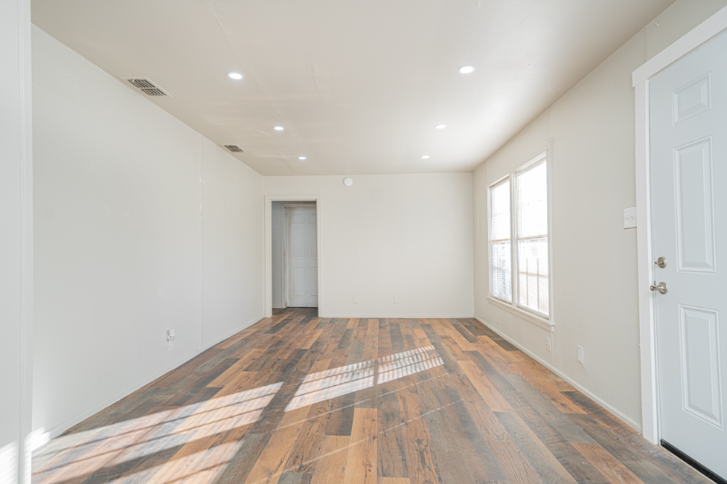 2216 S 12th St - Photo 7 of 15