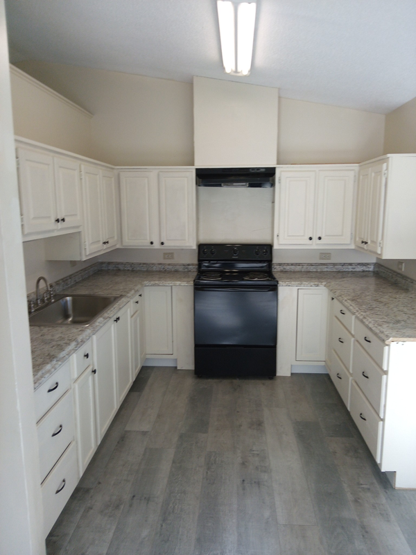 1314 Mobile Ave - Photo 2 of 15