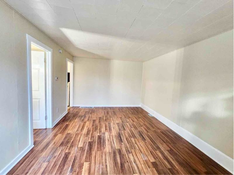 426 W 37th Ave #1 - Photo 3 of 8