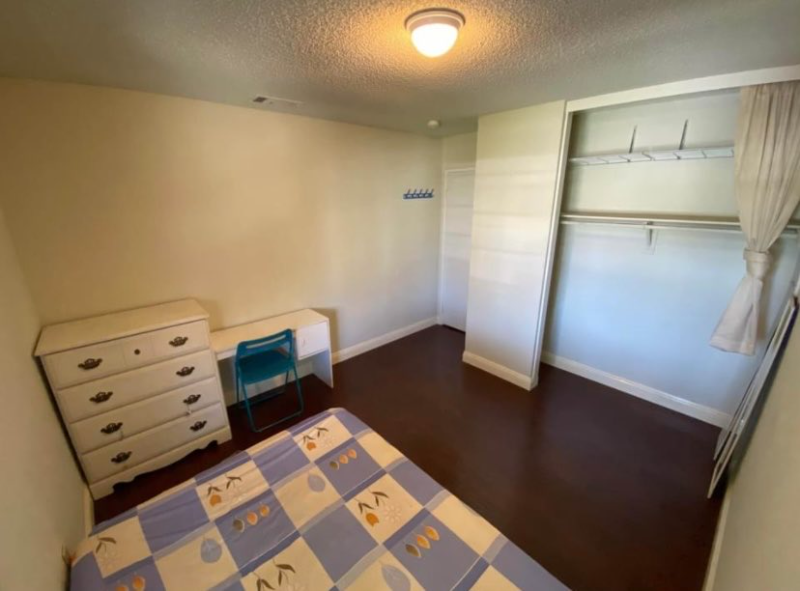 100 Deanna Ct - Photo 3 of 5