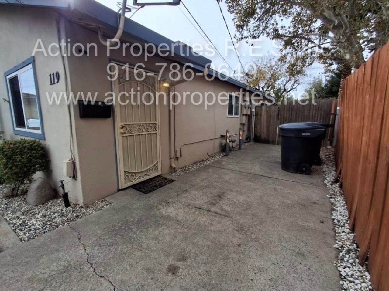 119 Birch St - Photo 3 of 31