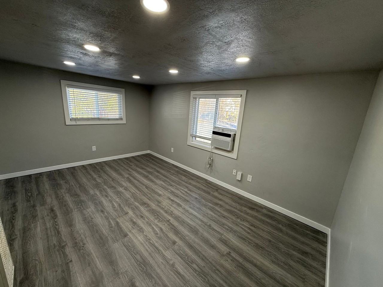 1832 E 4625 S - Photo 4 of 7