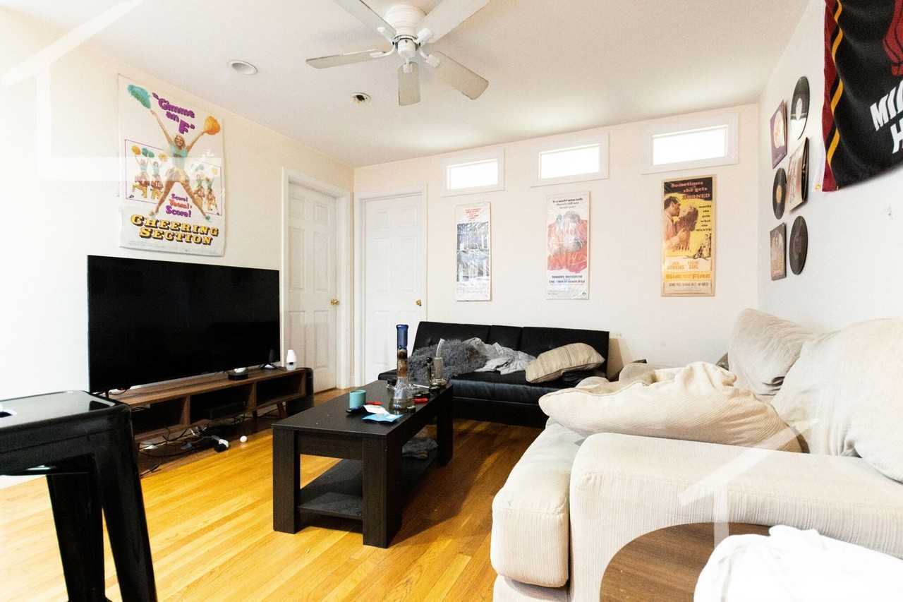 324 Saint Paul St - Photo 6 of 8