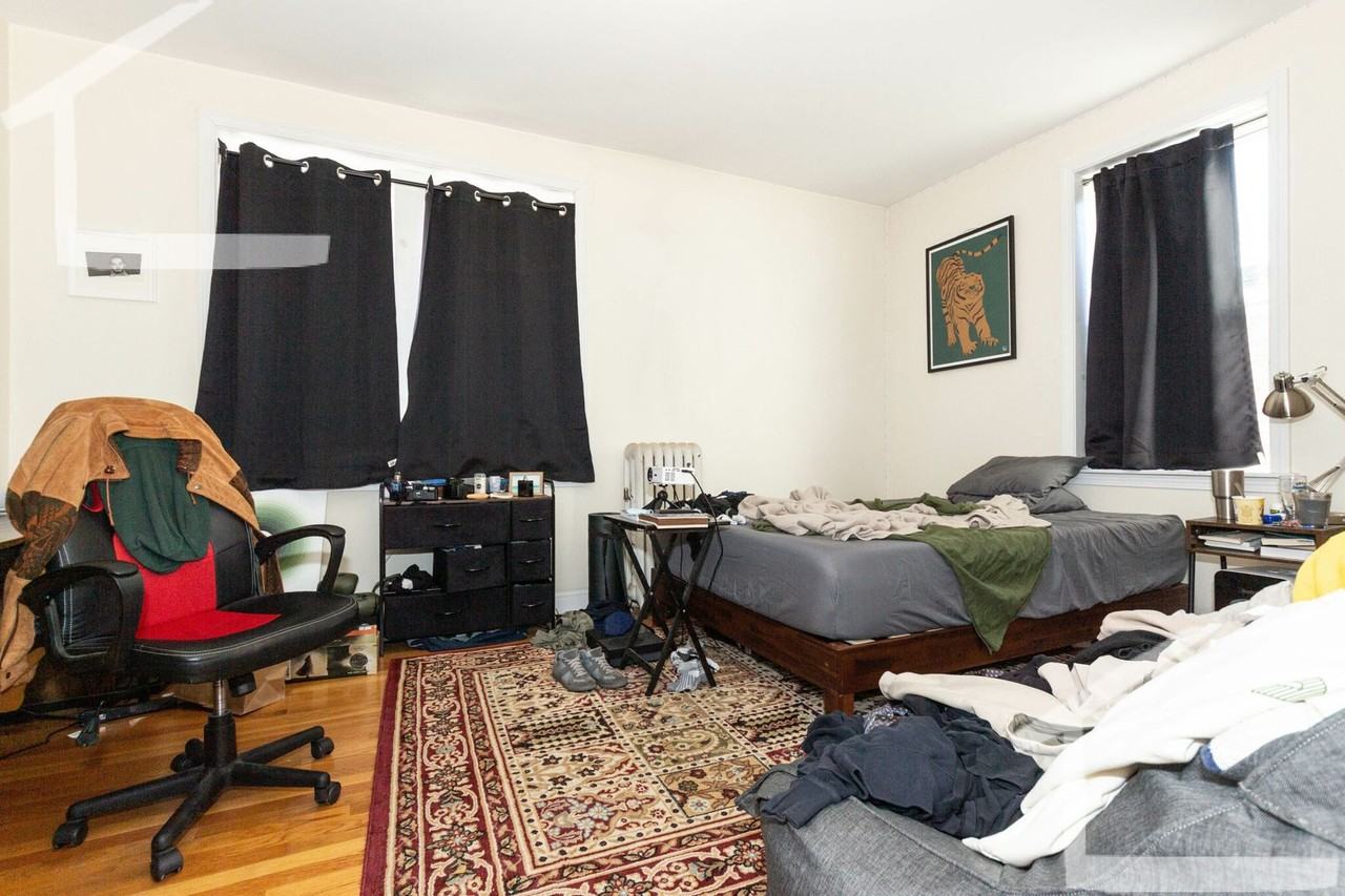 324 Saint Paul St - Photo 7 of 8