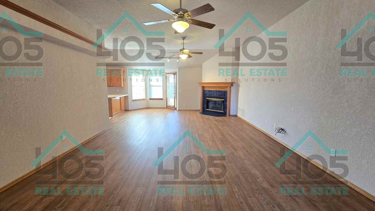 9133 Wingspread Dr - Photo 2 of 21