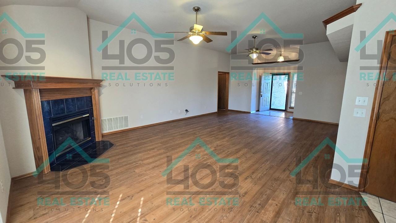 9133 Wingspread Dr - Photo 3 of 21