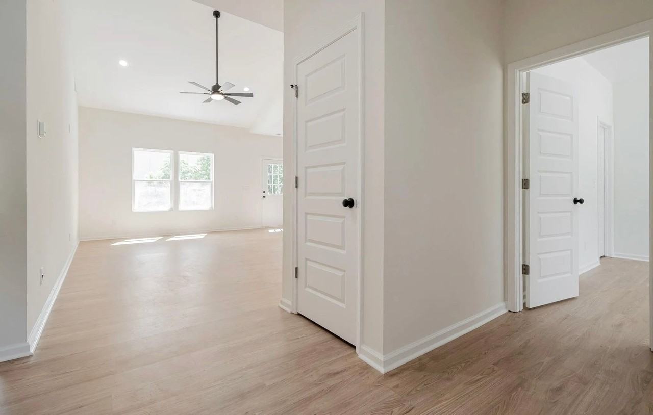 3741 Humphrey Dr - Photo 5 of 28