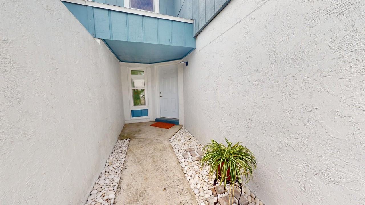 1250 Bayshore Dr N - Photo 2 of 23