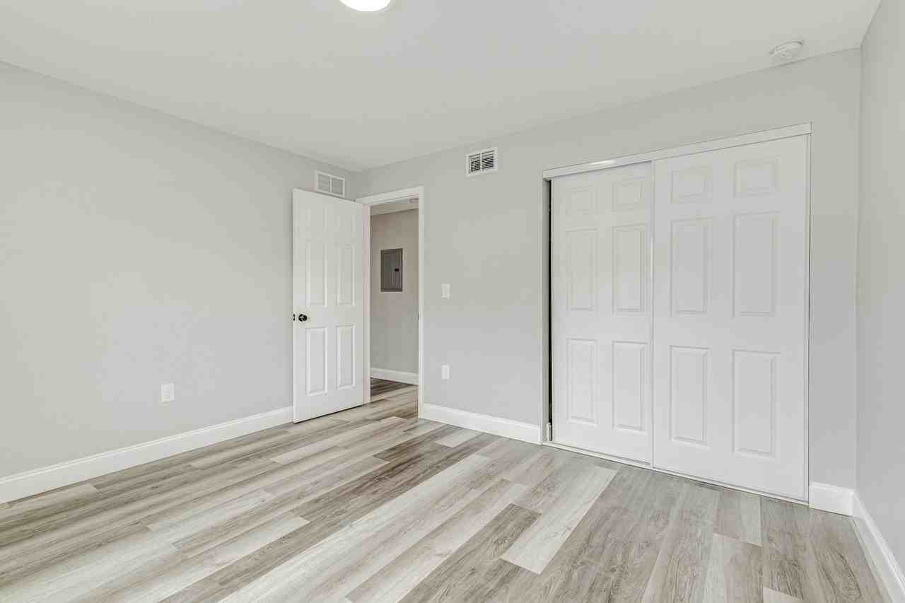 8725 North 50th Street, Unit H - Photo 5 of 12