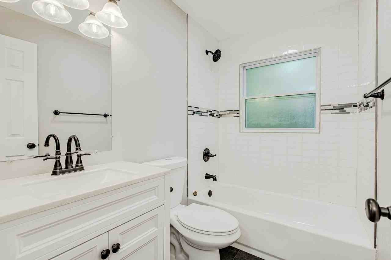 8725 North 50th Street, Unit H - Photo 6 of 12