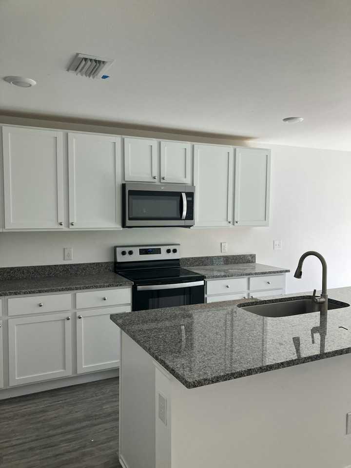 1736 Boswell Street - Photo 4 of 18