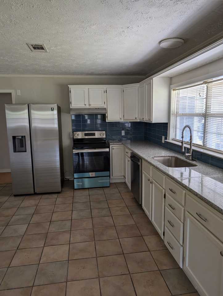 8252 Interstate 10 W #NA - Photo 2 of 4