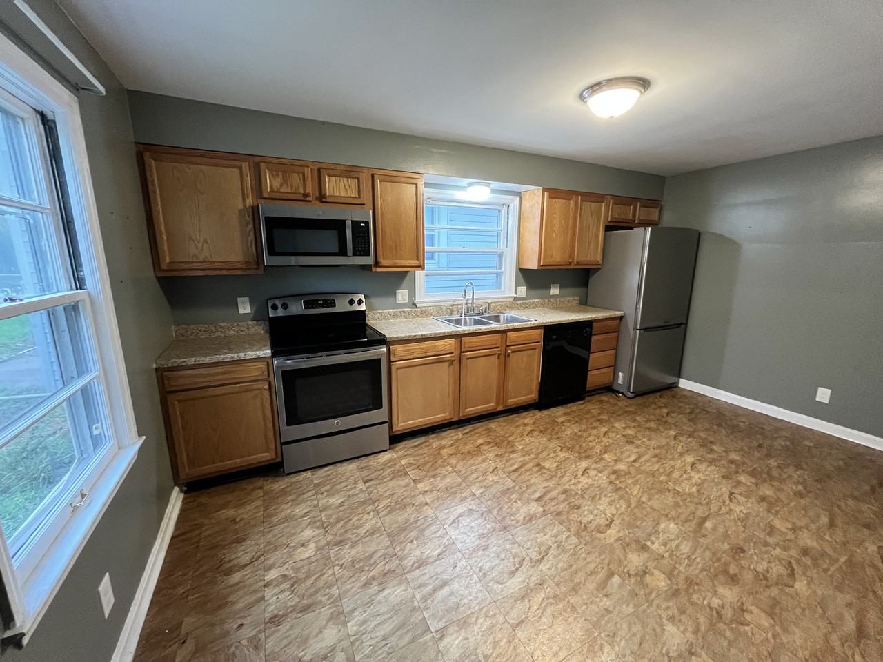 419 Millikin St #NA - Photo 4 of 13