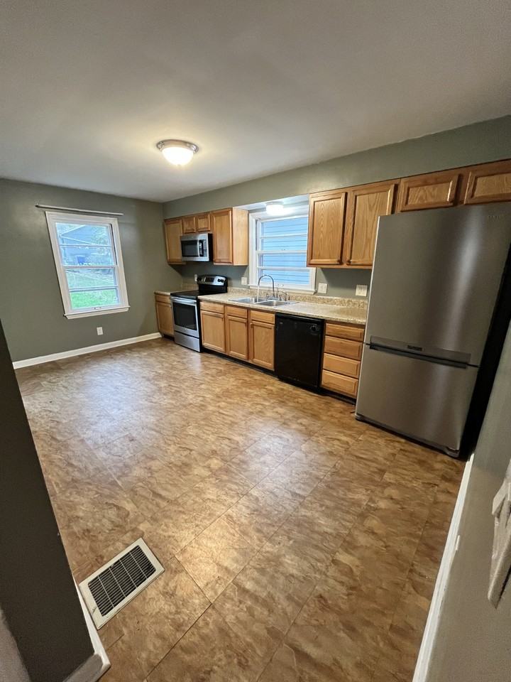 419 Millikin St #NA - Photo 5 of 13