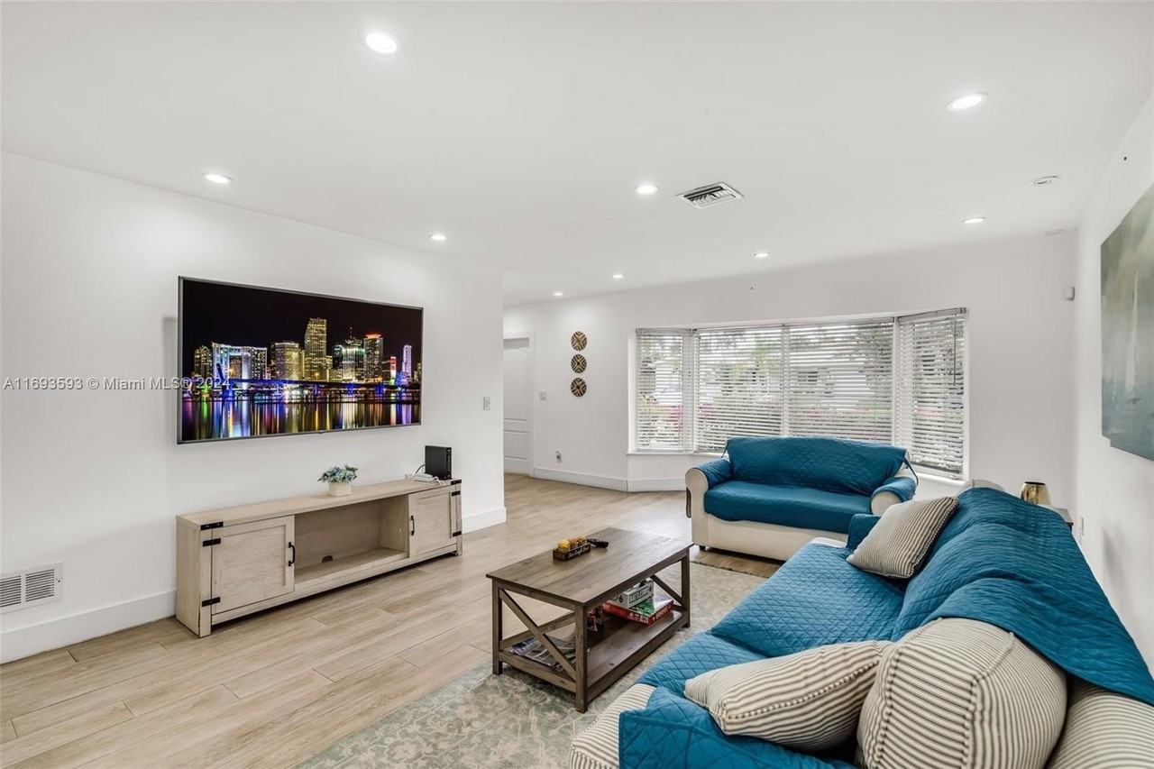 821 Harrison St #821 - Photo 4 of 39