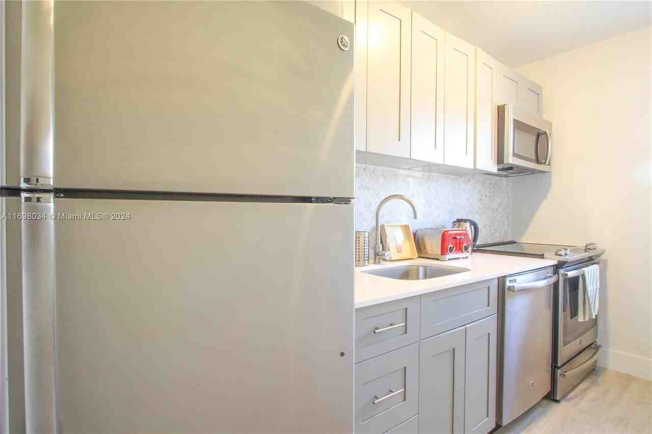 6238 Sw 59th Pl #10 - Photo 5 of 23