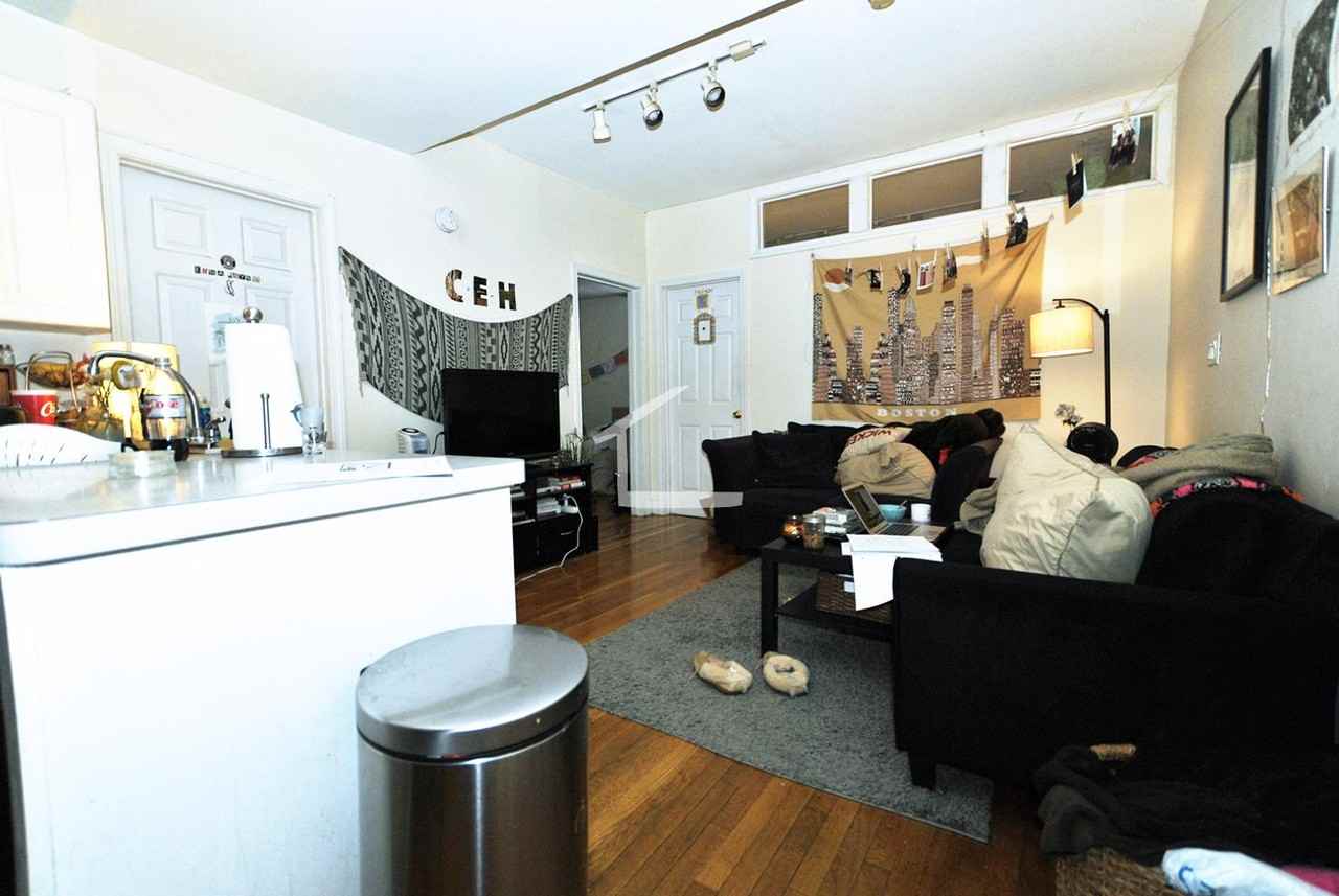 62 Egmont St #2 - Photo 3 of 8