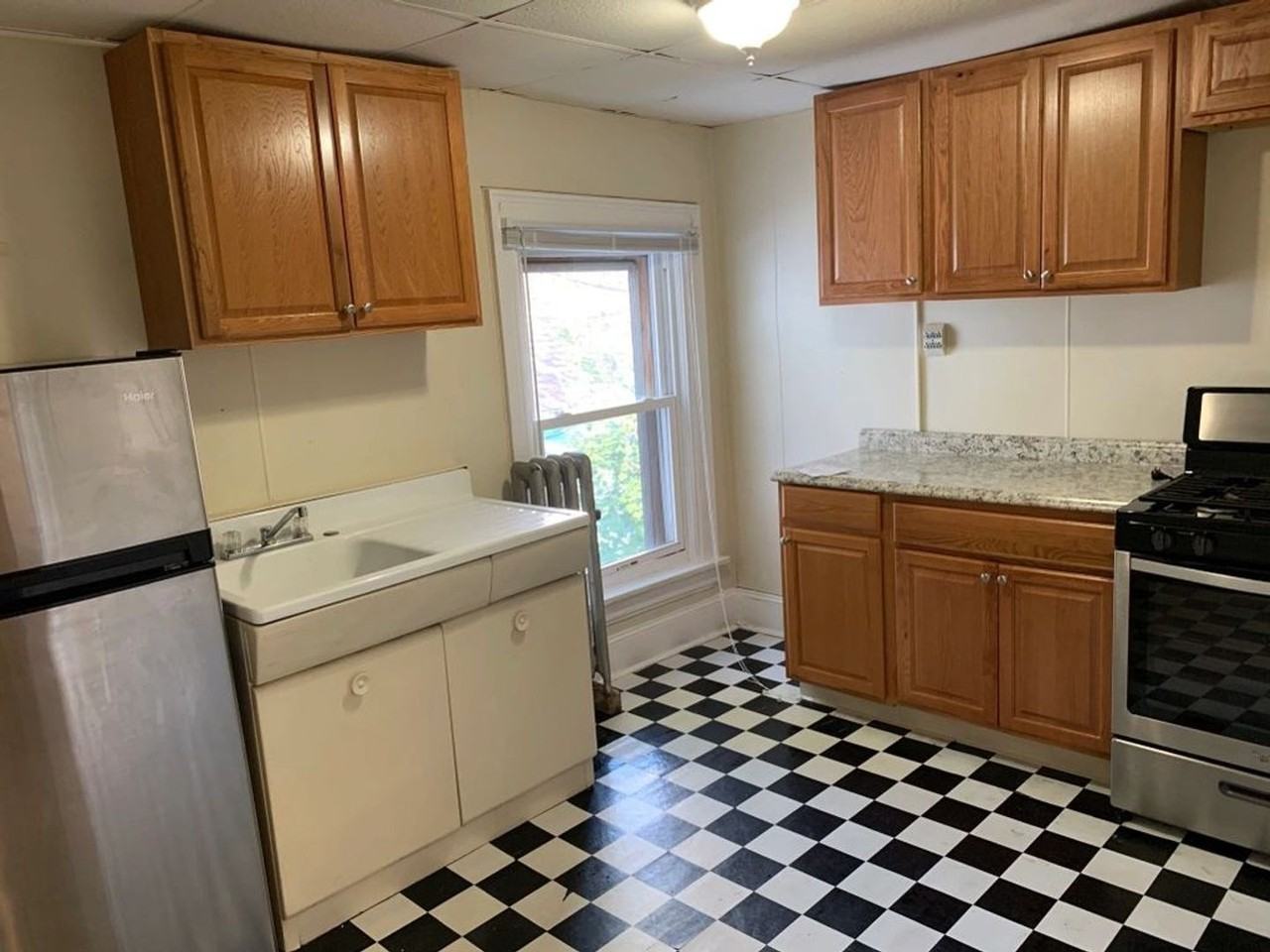 640 Jefferson Ave Apt 3f #3F - Photo 3 of 16