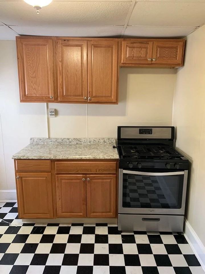 640 Jefferson Ave Apt 3f #3F - Photo 7 of 16