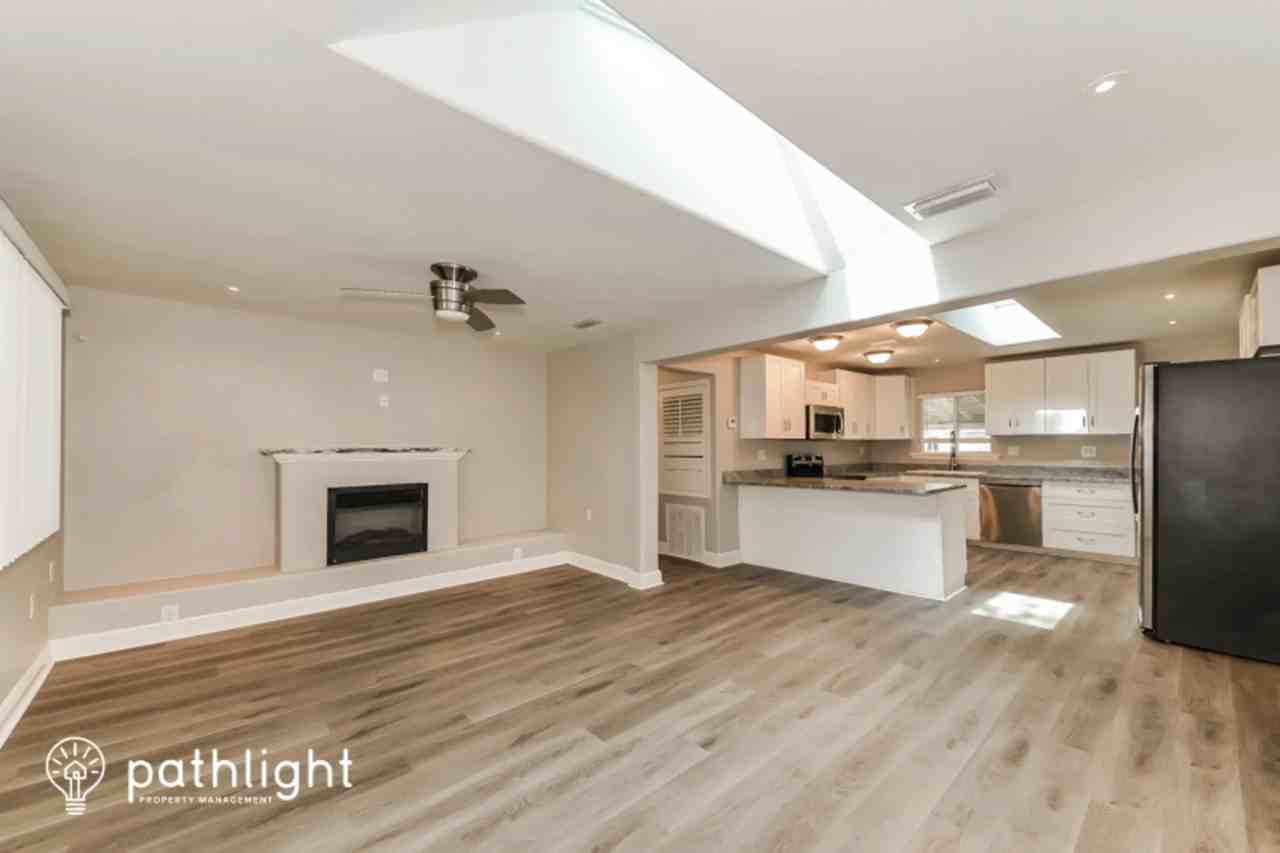 1609 Suponic Ave - Photo 3 of 16