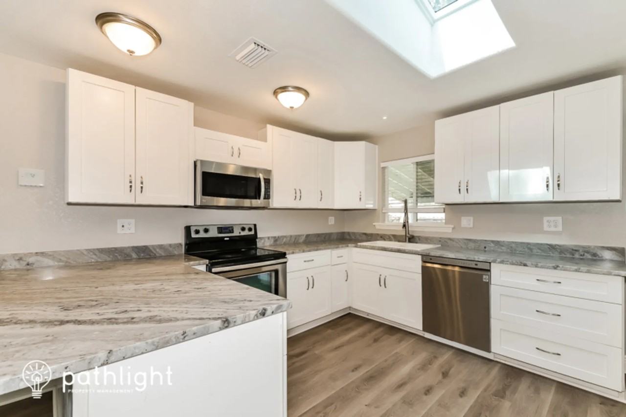 1609 Suponic Ave - Photo 2 of 16