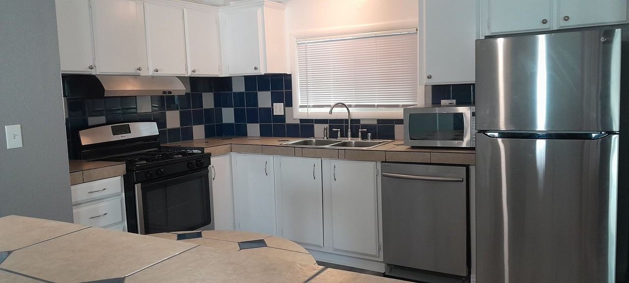 21801 69th St - Photo 6 of 17