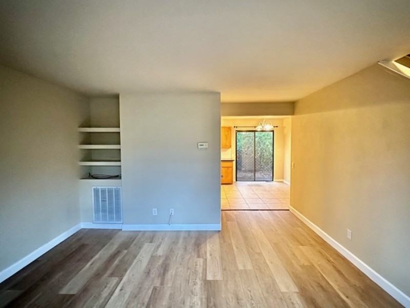 1315 Oak Ridge Dr - Photo 3 of 17